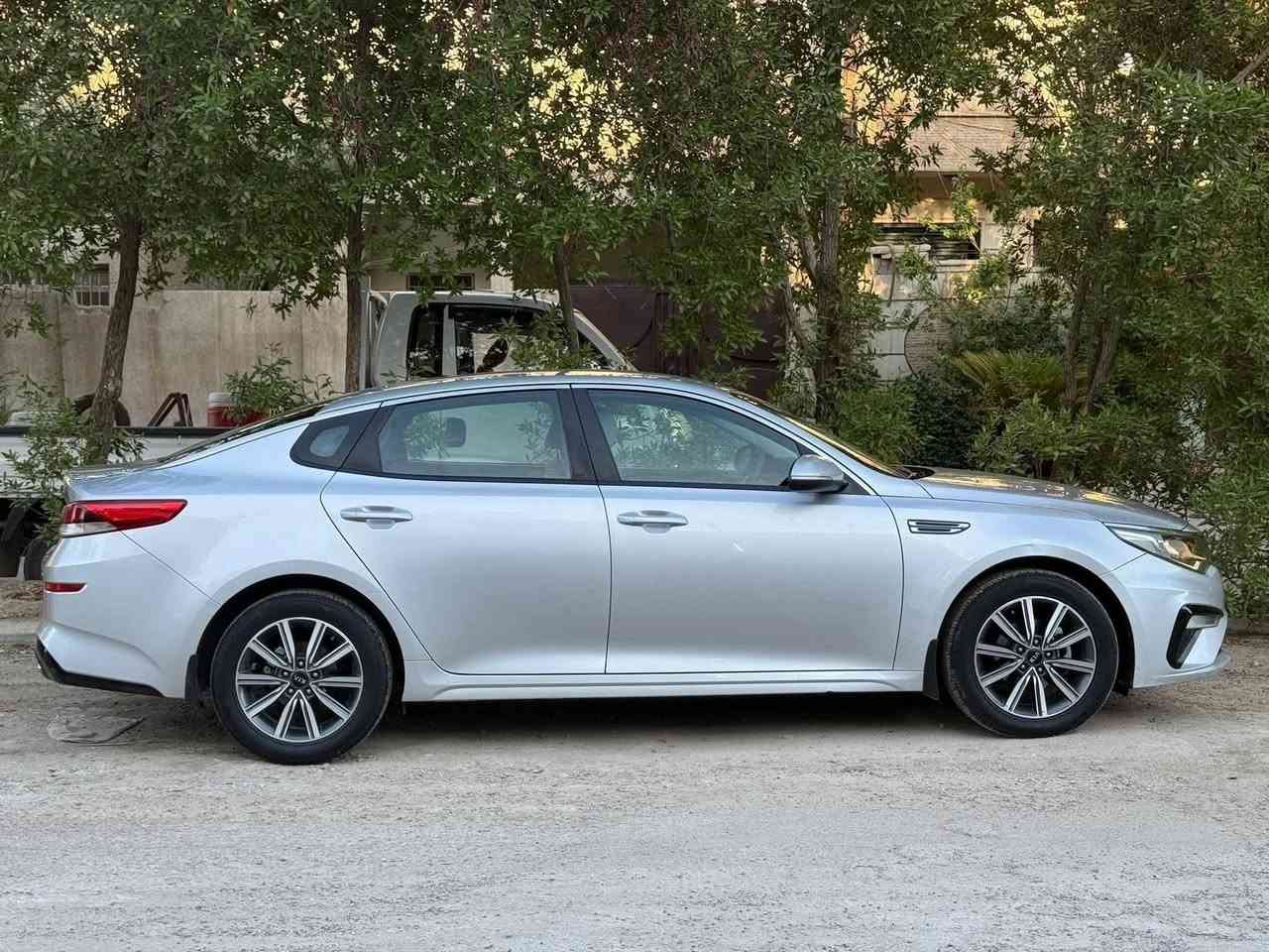 اوبتيما خليجي2020 للبيع او مراوس بتوكسان رقم اربيل انكليزي جديد مكفوله 
محرك 2400
ماشيه 68الف 
سعرها 189 ورقه 
مكانها ديوانيه
***********
جاهزه من كل الامور 
حداديه 
تخم تاير 
محرك 
تبريد خلفي 
لدات 
حساسات 
كامره وشاشه
ولكب كروم
