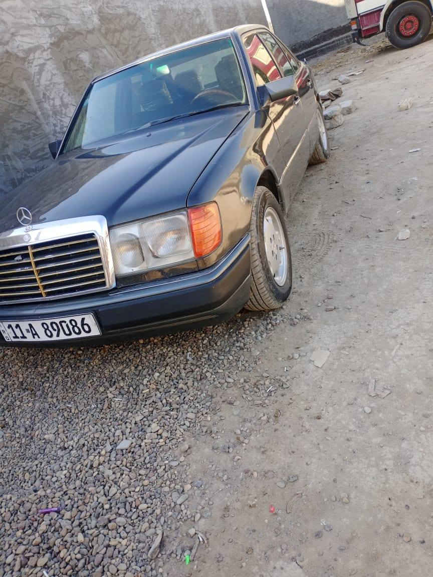 سلام عليكم للبيع مرسدس دب موديل ٩١ مكينه دي فور مال ملكه تبريد شغال سلايت طكتين حداديه نضيفه رقم بغداد بسمي سنويه ٢٩ سعره ٥٨ وبيه مجال للستفسار *********** مكانه بابل كفل
