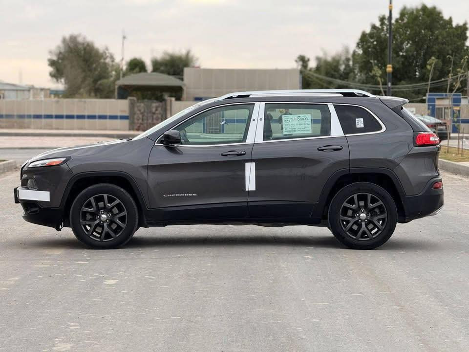 السلام عليكم
جيب بزون

موديل 2015

وارد امريكي

محركv6

رقم بغداد مشروع وطني 

تحويل ثاني يوم 

الضرر بنيد تبديل وجامغ وباب صبغ تجميل بدون دواخل

فول مواصفات S الاخير 1/1

تحكمات
ABS

بصمه تشغيل 

كامرة دوار 

شاشه كبيرة

كشنات جلد كهربائي

لايت زنون

تبريد خلفي وامامي

ويل كروم مواصفات 

سياره جديد وجاهزه الاخير 

المكان ذي قار مركز

السعر 120وبيه مجال

الاستفسار  ***********
