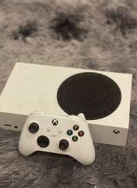 اكس بوكس سيريس اس   نظافة 90٪ وفوك استعمال قليل  تجي ويا اليدة مالتة ت...