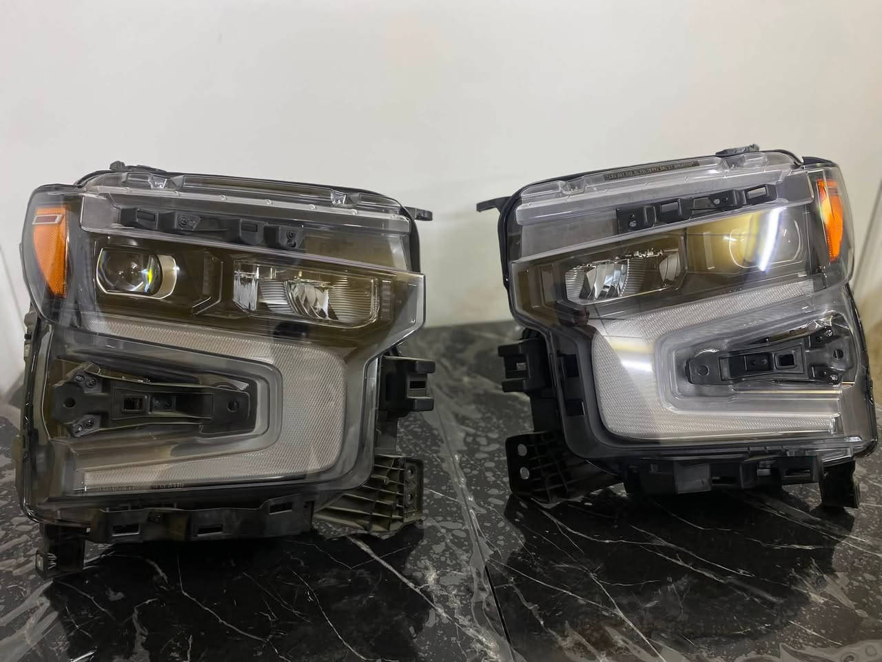 للبيع لايتات سلفرادو LED جديده نوعيه جيده 
للاتصال على 
***********

