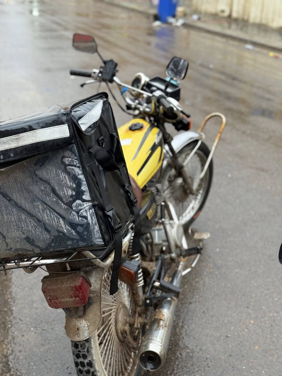 السلام وعليكم: شباب دراجه موديل2021 للبيع الدراجه فحم فِ فحم تعال افحص ودلل 
السعر:230وبي مجال قليل
الرقم:***********
