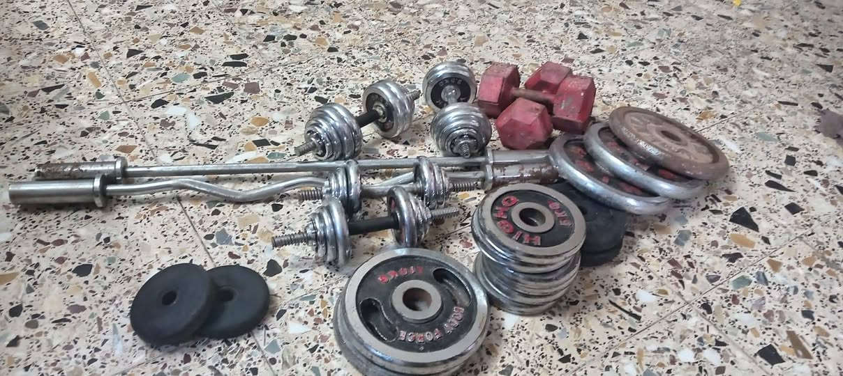 غراض قاعة حديد عدة متكاملة سعر 250 الف عد الوزان مختلف
***********
