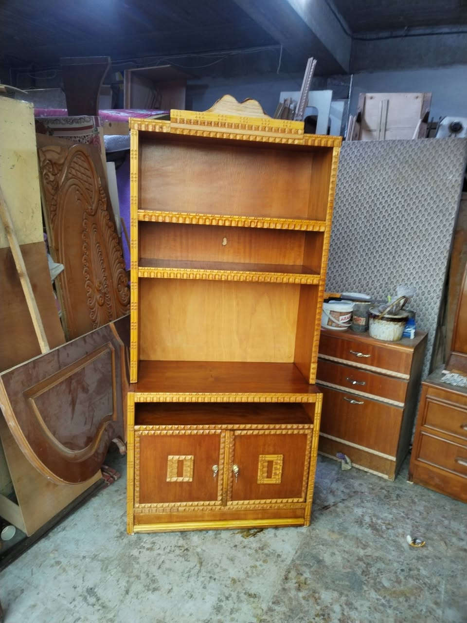 دوشك سبرنك ٢٥ الف. ٢طبلة ١٥ الف. مكتبة ٧٥الف. زاوية ربط عدد٢ ٥٥سم *********** كورك ***********
