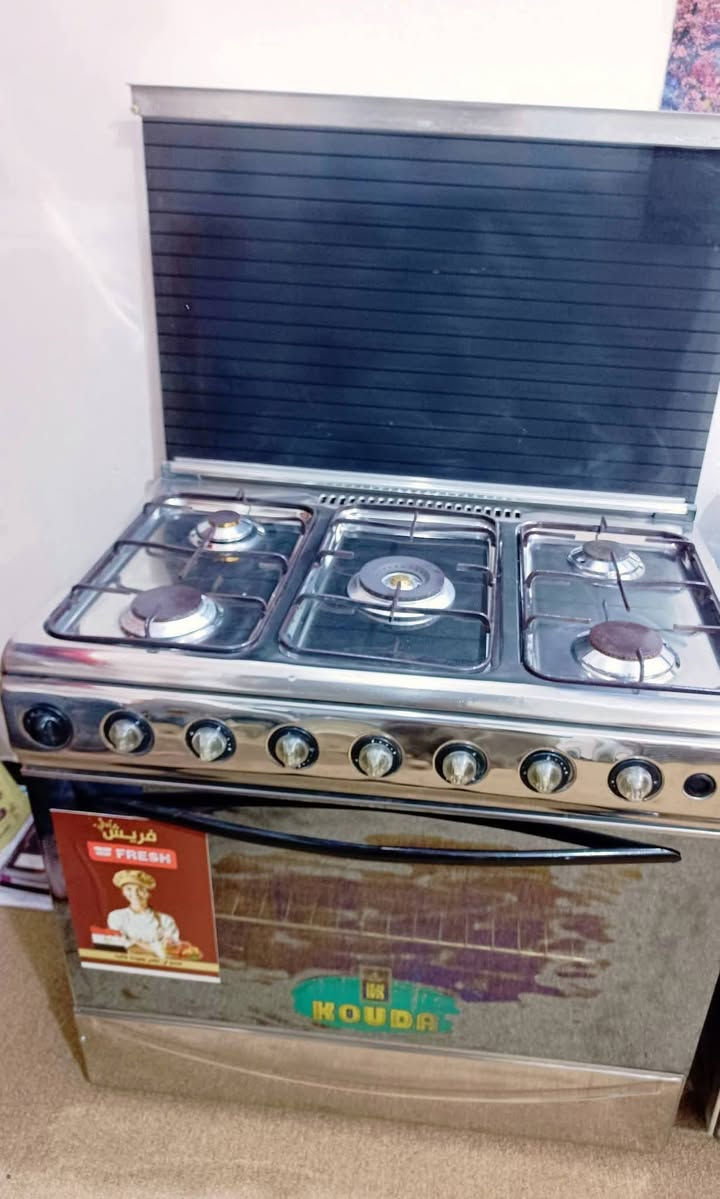 السلام عليكم
يالله اللهم صلي على محمد وآل محمد 
 طباخات للبيع :
_طباخ ايطالي باب اول  نضافه فول بمعنى الكلمة 
_طباخ فريش عدد (٢) نضافه فول
كريازي عدد (٢)نضافه بمعنى الكلمة

 _للاستفسار /مراسله خاص او اتصال على 
الرقم/***********
