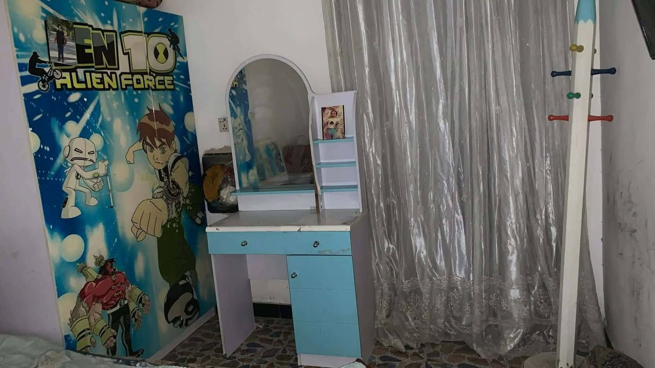 غرفه  نفر  نضيفه وياها دوشك هديه سعر ١٣٠   مكان الاعظميه شراي يتصل @إشارة
***********
