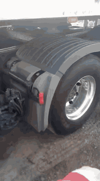 السلام وعليكم للبيع عربانة حدادية حداده السبطين طول 13/60 نص صفاح  موديل 2021 دناكير14صيني الاتصال ع الرقم ***********//***********
مكلف بل نشر سعر185بيها مجال اكو فيديو
