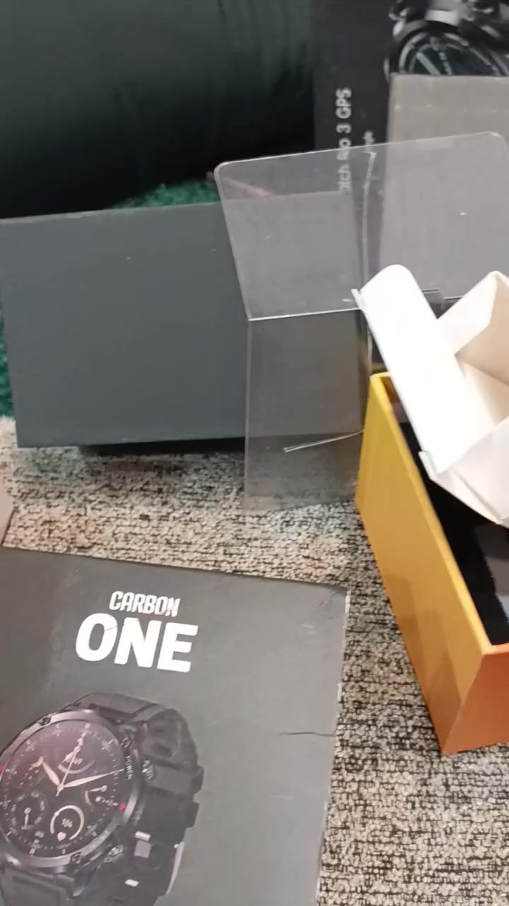 ساعه CARBON ON سعر كلش مناسب 
ب ٢٠ الف 
توصيل بغداد ٥
محافظات ٦ 
***********
