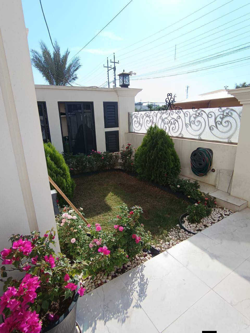 🏡بيت للبيع في اربيل ٣٢ بارك 🏡
بيت مسكون سنه 2024 مؤثث جزئي
250 متر 
#مقابل_حديقة
قريب على طريق موصل وطريق ١٠٠ و١٢٠ 
مقابل حديقه رسمي على شارع ٣٠م
عدد الحمامات الصحيه ٥ 
عدد الغرف ٦  اثنان سويت 
يحتوي على ابجورات للشبابيك  
جميع  الغرف تاسيس مبرده وسبلت 
تاسيس الانترنت والمبرده داخلي مع البناء 
جميع التاسيسات،الكهربائيه نوع دفن تمديدات بوري 
جميع الصحيات تركي 
نضام كامرات ip 
جميع التاسيسات الانابيب الماء نوع الماني 
واجه البيت حجر ليمره تركي 
نوع البناء رفت ٤٠ بلوك مع لبخ جميع الجدران داخلي وخارجي بالسمنت 
مدخل صاله الضيوف مفصول 
حديقه خارجيه مسيجه مع بارك يسع ل ٥ سيارات  مع مضله 
حديقتين داخليه 
 منور داخلي مسقف بانوراما يسمح بدخول الضوء لجميع الغرف 
للاستفسار

📞***********

📞***********
##عقارات #عقارات_سيفر #عقارات_اربيل #اربيل #بيت
