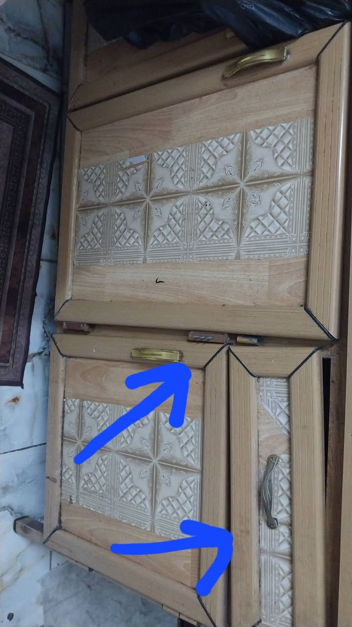 ياالله كاونتر مع ملحق نظافة ٩٠% مع سنك السنك بي ضرر باب ومجر تصليح بصيط معروض ٢٥٠ الف بي مجال قليل عنواني مدينة الحرية الثالثة سوك دباش فلكة اسماعيل العطار ***********
