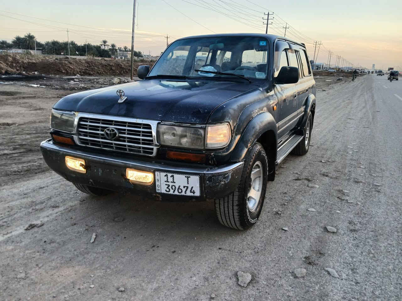 السلام عليكم شباب
لاندكروزر ليلى علوي 4500
موديل السيارة ١٩٩٥
محرك ٤.٥ كير اوتوماتيك 
فتحة سقف 
٣ قطع تبريد شغال
تخم تاير جديد 
السيارة فول مواصفات 
السيارة تحتاج بعض الترتيب 
مكينة كير بحالة ممتازة جدا 
السيارة قطة صيغ وحدة فقط لا غيرها 
رقم هزة كلة جديد بسمي شرط التحويل 
رقم بغداد انكليزي 
لوكير شغال 
السيارة ما طالعة صيد قبل 
السعر ٦٥ وبي مجال للشراي يتصل 
المكان ديالى بعقوبة بهرز 
اخوان كل التفاصيل كاتبهن اعتذر عن رد خاص 
***********
