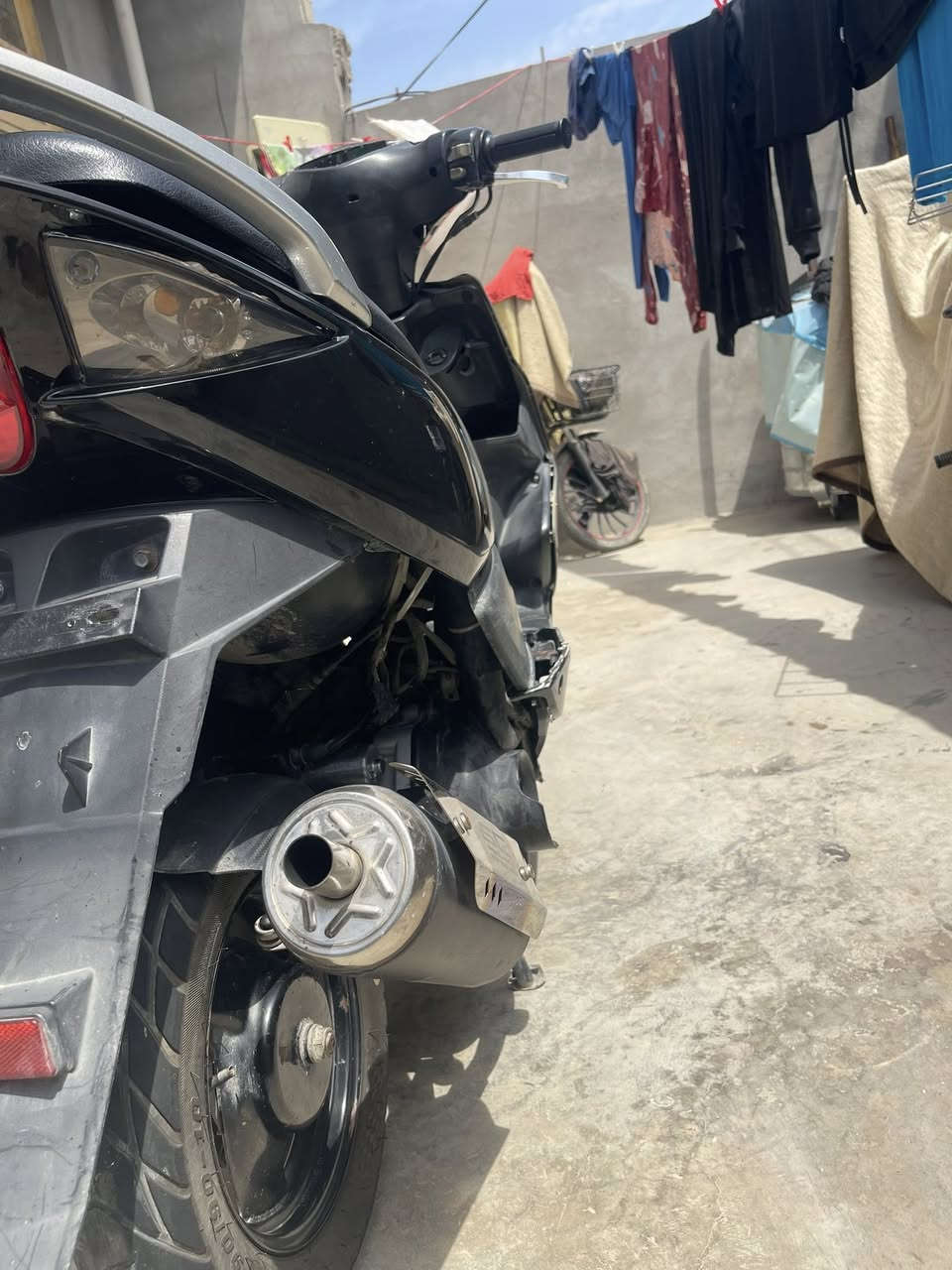 سلام عليكم دراجه ماكس مضلع نوزل ياباني دراجه شلعه ومعدل مكاني ديالي بعقوبه السعر ٤٢٥ وبيه مجال هاذه رقمي ***********

