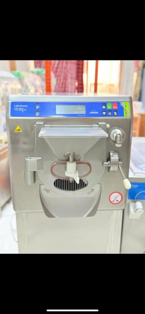 Ds كربجاني
موديل حديث
تبريد هواء 
10لتر
العنوان البصره للاستفسار ***********
