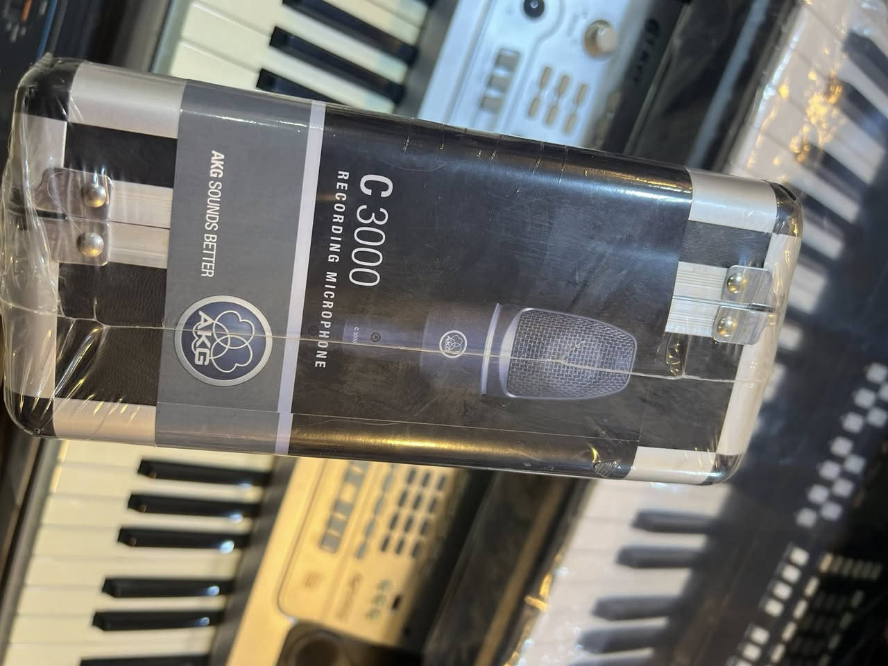 مايك  اصلي Akg c3000
جديد لوك
سعر مناسب جدا
400$❌
300$✅
للتواصل ***********
