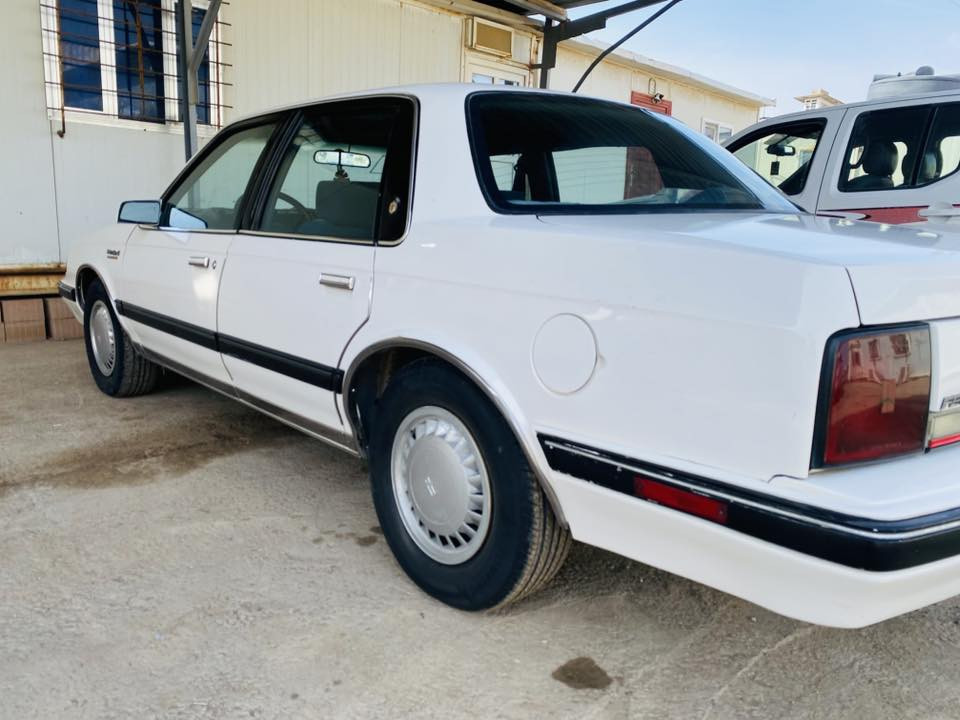 لسلام عليكم 🫡
اولـدز موديل 1990 كلشي بلادي شركة ماشية 200 الف 
صبغ فقط جنطه ونص القمارة لجمالية لا خياس لا ضربة سياره تحفـة محرك لاتبخير ولا تنقيص شرط الأوفر ع 80 يعد شلعته تشك الگاع كلشي بيه مكفول على وضع شركة يعني بلادي من امه 🫰😌 .. تايرات تخم جديد  دبل فيت بم غرفتها جديده جديده 💯💯%كهربائيات كلها شغال ابواب سنتر لوك + ســويج 🔑 العدد (2)،،،،اناره اشاير دبل اشاره كلها شغال  السياره بلاد يعني  مابيها اي نقص تدفئة وتبريد ثلج ❄️  وبالعافيه على ياخذه وتكون من نصيبه مكان السياره واســط السعر  ما كتبتة لان اكو من يكسر برزق وحلال العالم لذلك سياره تحفه تختلف عن موجود بسوك سيارة بلادية وبسعر مناسب  متوفر واتس بيع مستعجل أتصل وتدلل🤝 -***********
