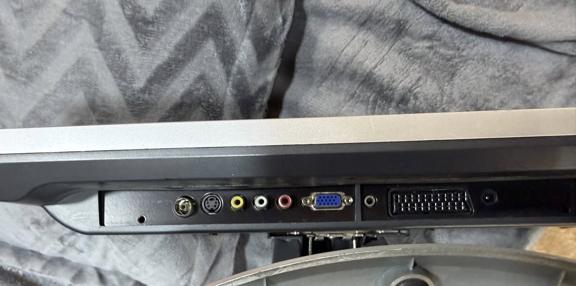 شاشة حجم 14 نظافة 95 شغالة منافذ مثل مواضح بالصورة


**إذا كنت صاحب هذا الإعلان وتريد حذفه لأي سبب، رجاءا أرسل رسالة إلى الدعم الفني**