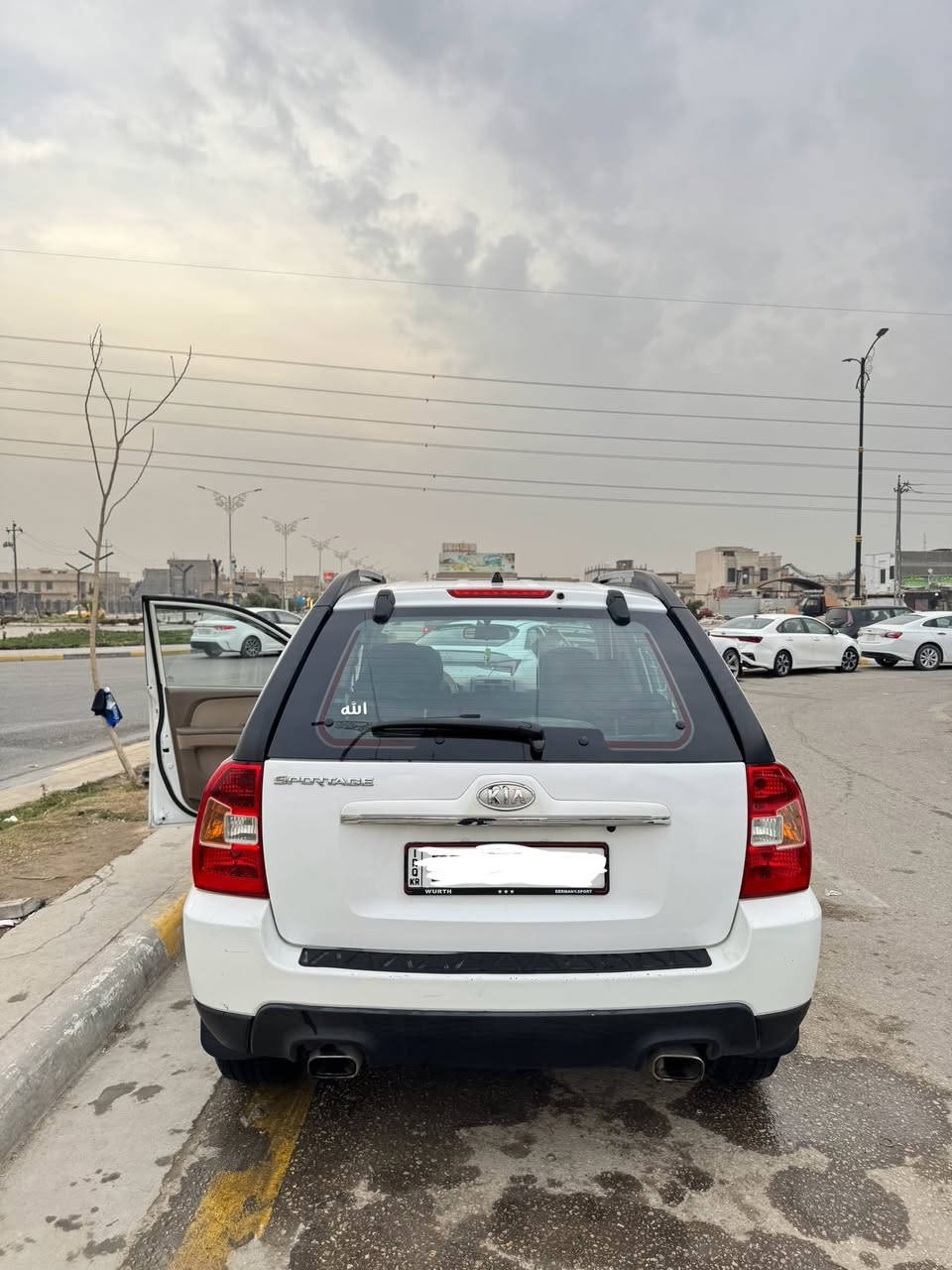 السلام عليكم 
سيارة اسبورتج خليجي ٢٠١٠ 
محرك ٢٠٠٠ الفين
فتحة + شاشة
رقم اربيل ب اسمي
صبغ قطعه وحده فقط جاملغ امامي 
وبيها بارد شويا موجود سونار بالصور 

 السعر ١٢٨ مجال  مكاني كربلاء 
*********** وبي واتساب
