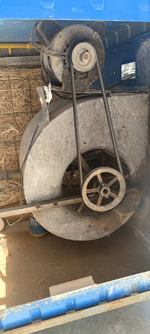 سوبر الكتريك حجم ثنين ونص ماطور بلادي سرعتين تاخذ نص أمبير شراي اتصل‪***********‬‏
