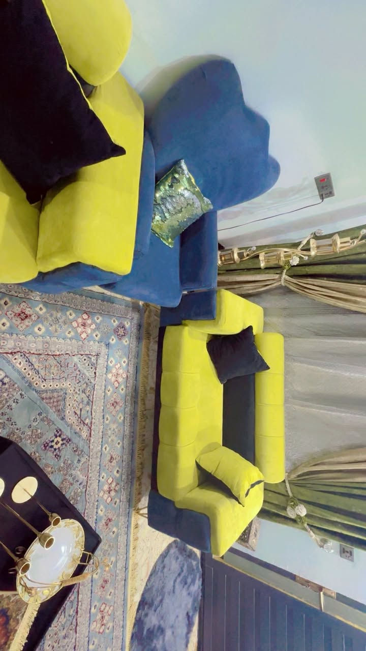 تخم للبيع 10 مقعد عراقي العنوان بغداد الدوره رقم الهاتف *********** السعرر 500 الف
