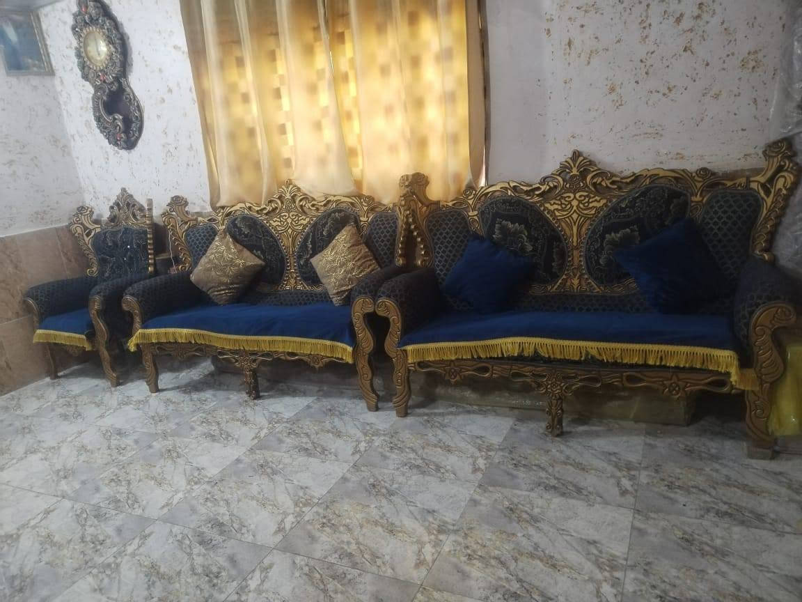 تخم ملكي ١٠ مقاعد  نضيف جدا  س ٢٥٠ بي مجال. مكان البياع شرطة سويب ***********
