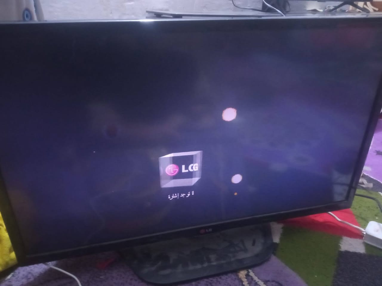 بلازمه LG لبيع اي شي مابيه بس ذني الوان الضهرات علئ الشاشه السعر 100 وبيه مجال لشراي لتواصل علئ الرقم  ***********
