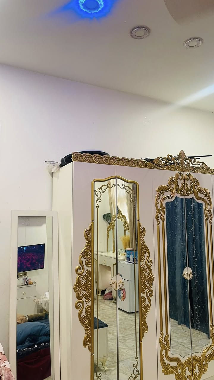 غرفه نوم حلوه نضيفه وياها جرارتين يم الجربايه 
استفسار خاص او اتصال ع هذا رقم ‭+964 773 381 4561‬


**إذا كنت صاحب هذا الإعلان وتريد حذفه لأي سبب، رجاءا أرسل رسالة إلى الدعم الفني**