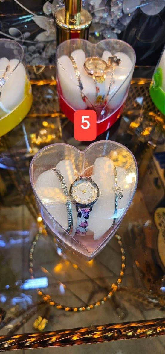 سيت نسائي 
بوكس اكريلك ( قلب حب ) 
يوجد الدنيا جملة و مفرد 
التوصيل جميع المحافظات العراق


**إذا كنت صاحب هذا الإعلان وتريد حذفه لأي سبب، رجاءا أرسل رسالة إلى الدعم الفني**