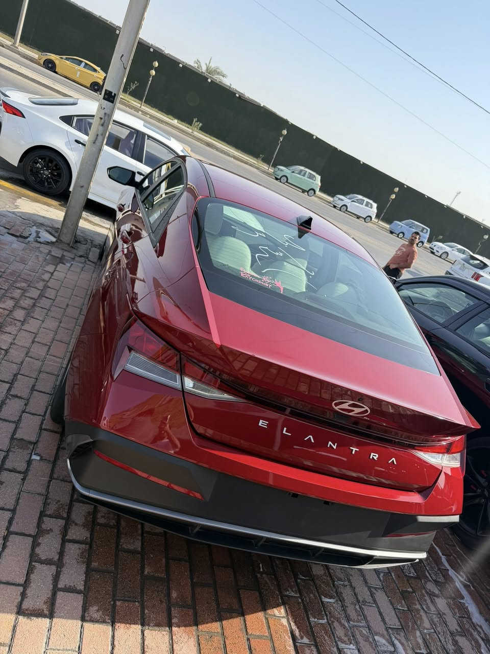 السلام عليكم للبيع فقط 
النترا موديل 2024 امريكي 
حادث بسيط تبديل دعاميه 
اصليه نفس الون بدون صبغ 
بدون دواخل جاهزه وجديده
دخول جديد بسمي 

السعر 147 
العنوان بغداد 
الهاتف ***********
