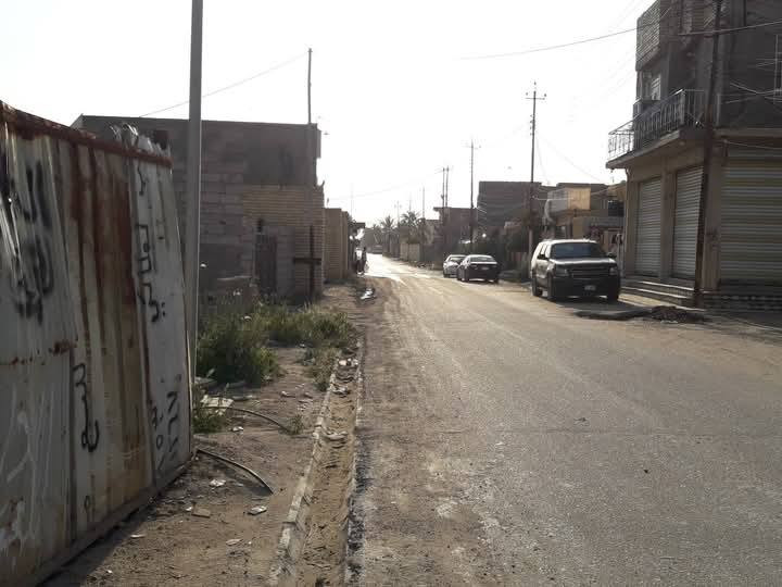 سلام عليكم دار للبيع  مساحه120 جنس زراعي سند 25 يحتوي من كراج واسع و غرفتين و خدمات و ترك خارجي و مطبخ سعر 40 وبي مجال موقع البيت الشعب منطقة السريدات القديمه مربع الثالث رقم الهاتف ***********

