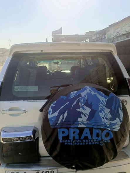 السلام عليكم
برادو موديل2008 كويتي اصلي 
 6اسلندر
كفاله عامه لاصبغ ولا بارد 
فول مواصفات فتحه سلايت رووف 
السياره جديده وجاهزه من كير ومحرك وحداديه وتبريد جاهزه 
رقم واسط تحويل بغداد 
السعر150بيه مجال 
مكان السياره بغداد
رقم الهاتف ***********
