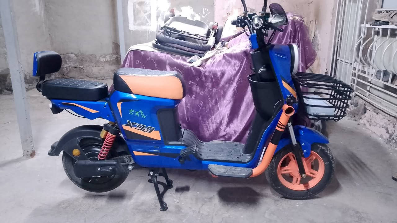 دراجه شحن للبيع اربع سرع والسرعه القصوى ٦٠ وبيه بك ست بطاريات دراجه كلش جديده مانقصه شي مكاني سماوه ام العصافير السعر ٥٥٠ وبيه مجال قليل ترهم مراوس ***********
