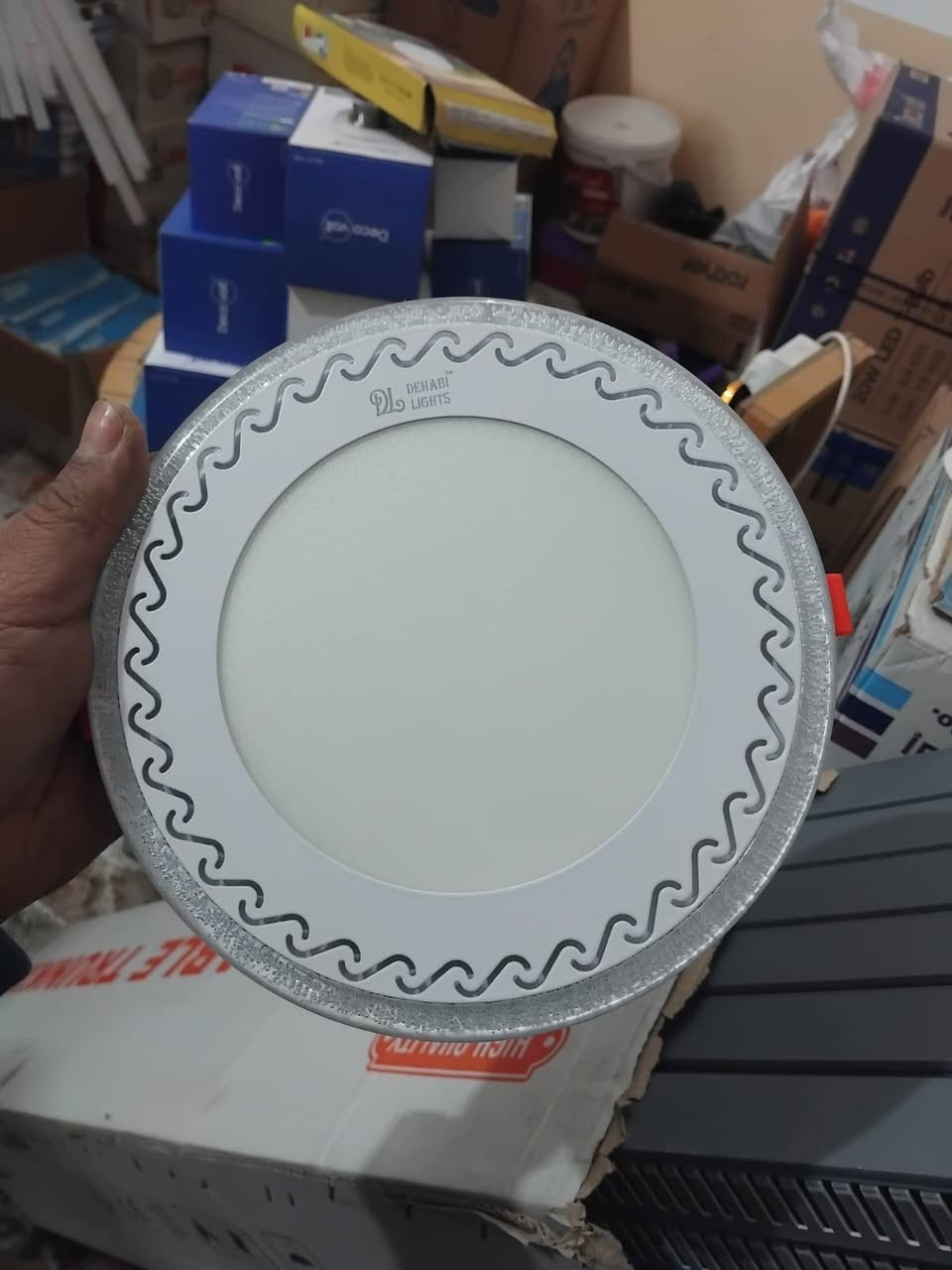 لد اصلي لوان يشتغل على جكنش 12واط الكارتون 30قطعه سعر الكارتون 60الف توصيل مجاني
ديالى المقداديه الحساويه الشارع العام قرب شارع العواشق 

***********
