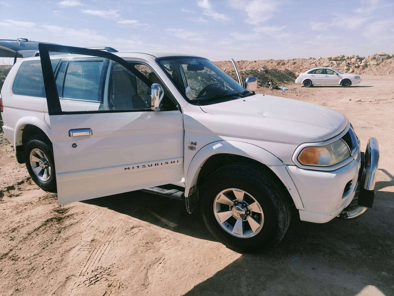 ناتيفه 2008 رقم دولي بسمي مكفوله كفاله عامه مكينه جديد كير اكسن فور ويل كله جديد 110اوبيه مجال سياره مال جناي ***********
@إشارة
