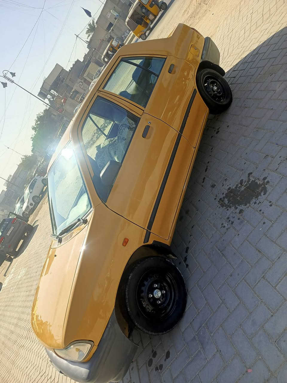 سلام عليكم سايبة مديل 15
سيارة مكينة كير تبريد تدفاة كولة جديد 
صدر امامي خلفي تايرات ستوني مسويهن 
مصفرة هياة وغرامات تحويل مباشر 
مكاني بغداد مدينة الصدر تقاطع لبانزخانة 
سعر 39.   لستفسار ***********
