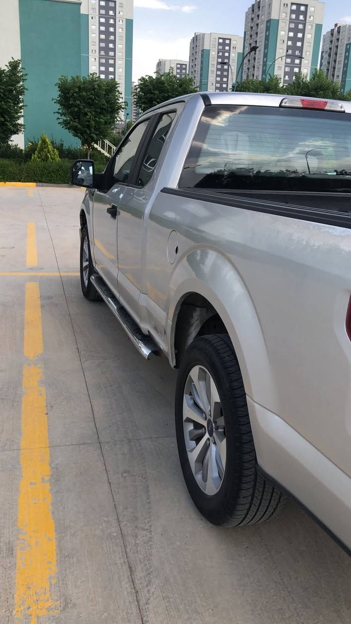 سلام عليكم شباب للبيع فورد f150 موديل 2018 محرك 6 سلندر 2700 المرغوب بيها مكانات صبغ 5 قطع فور ويل شاشه جبيره گير تعليك محرك گير بشرط مامفتوح وتخم تاير جديد حداديه كله جديد السعر جوه السوك 140 ورقه ***********
