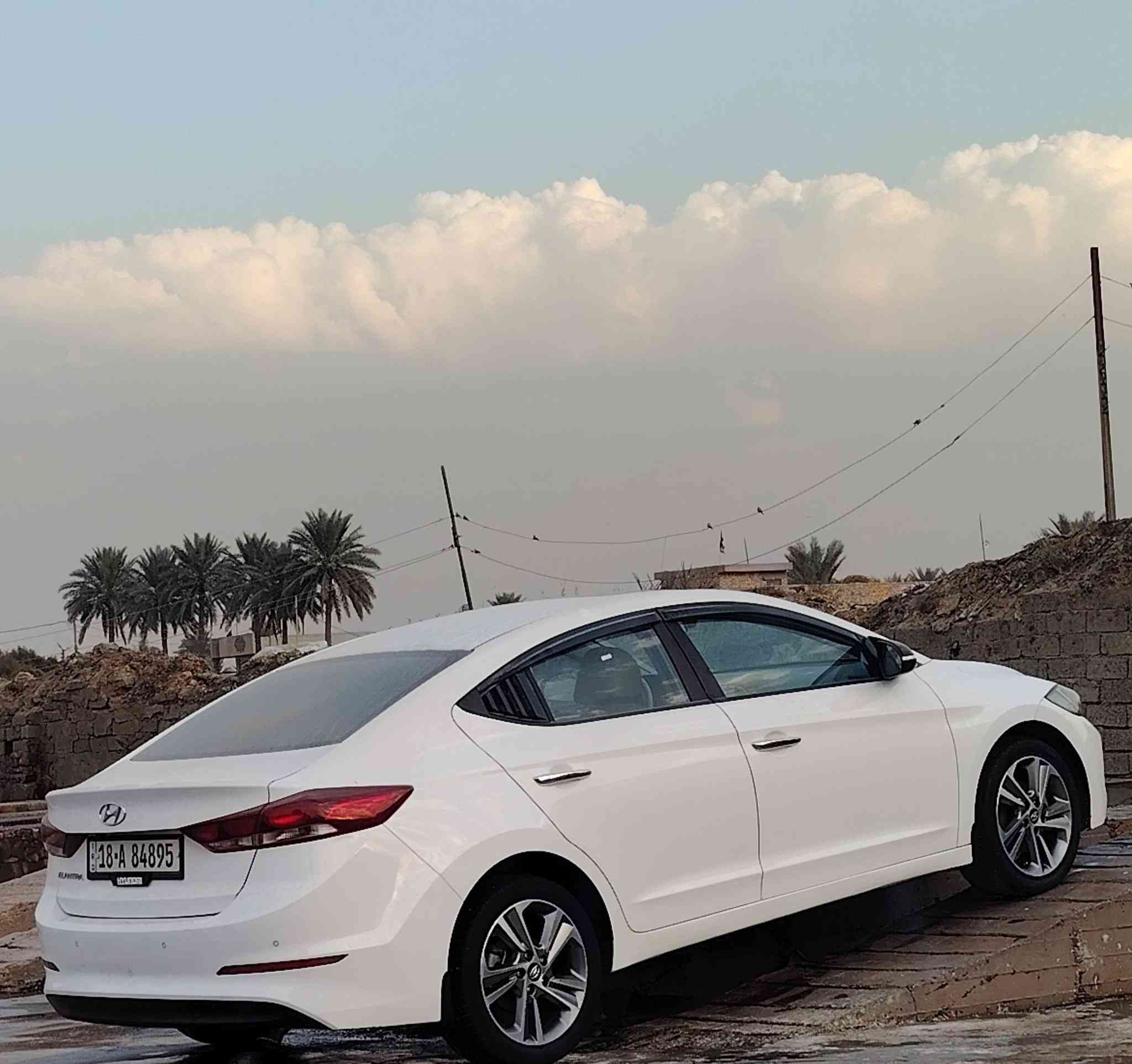 السلام عليكم النترا 2019 خليجي ماشيه 151 فول عدا البصمه السعر 155 لاستفسار ***********
