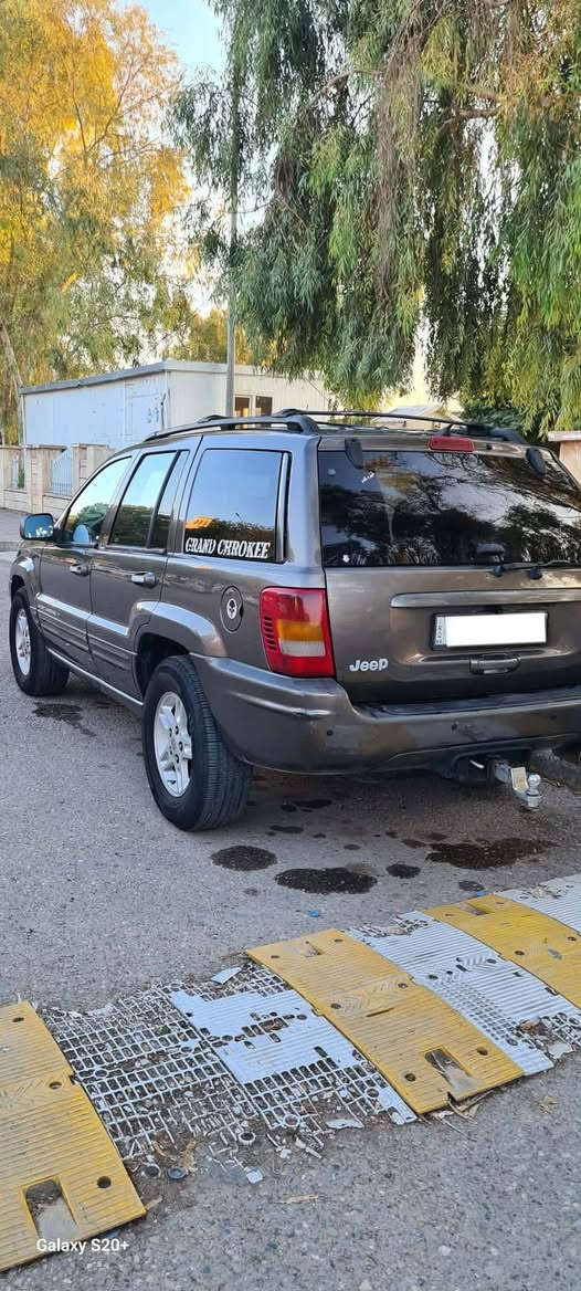 جيب شيروكي موديل 2000 كير اومحرك ٦ سلندر نضيف لاصرف ولا تبخير رقم اسليمانيه دولي جديد فول مواصفات لمتدد تخم وياله جديد تم تايرات جديد تتفئه تبريد فور ويل هوك خلفي ابلاد صبغ قطعتين بدون ضربه ودواخل والباقي مكفول السعر٧٧ وبيهه مجال الشراي يتصل ***********
