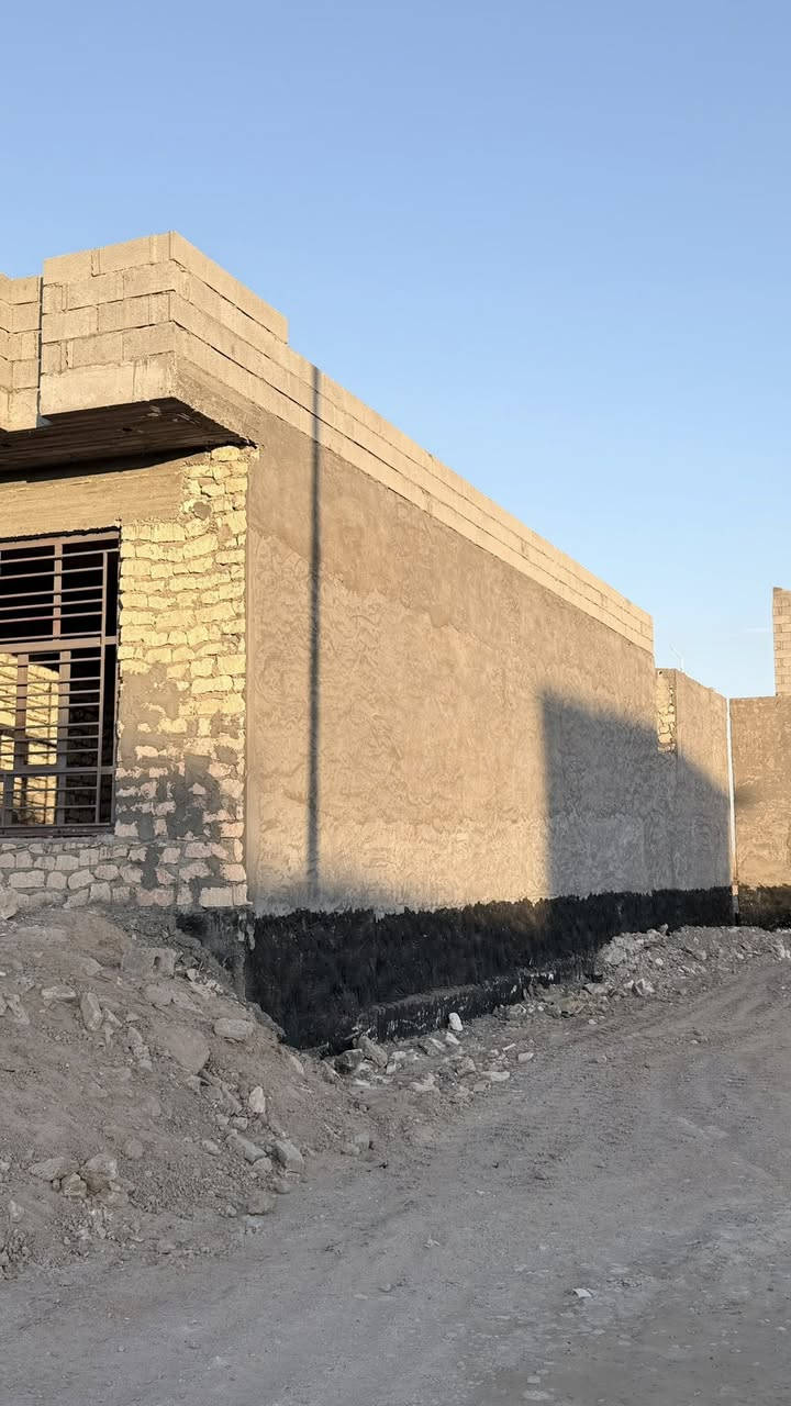 للبيع مساحه 250م غرفتين وصالة
المهتم بالشراء والتفاصيل الاتصال 

‭+964 781 967 0902‬
