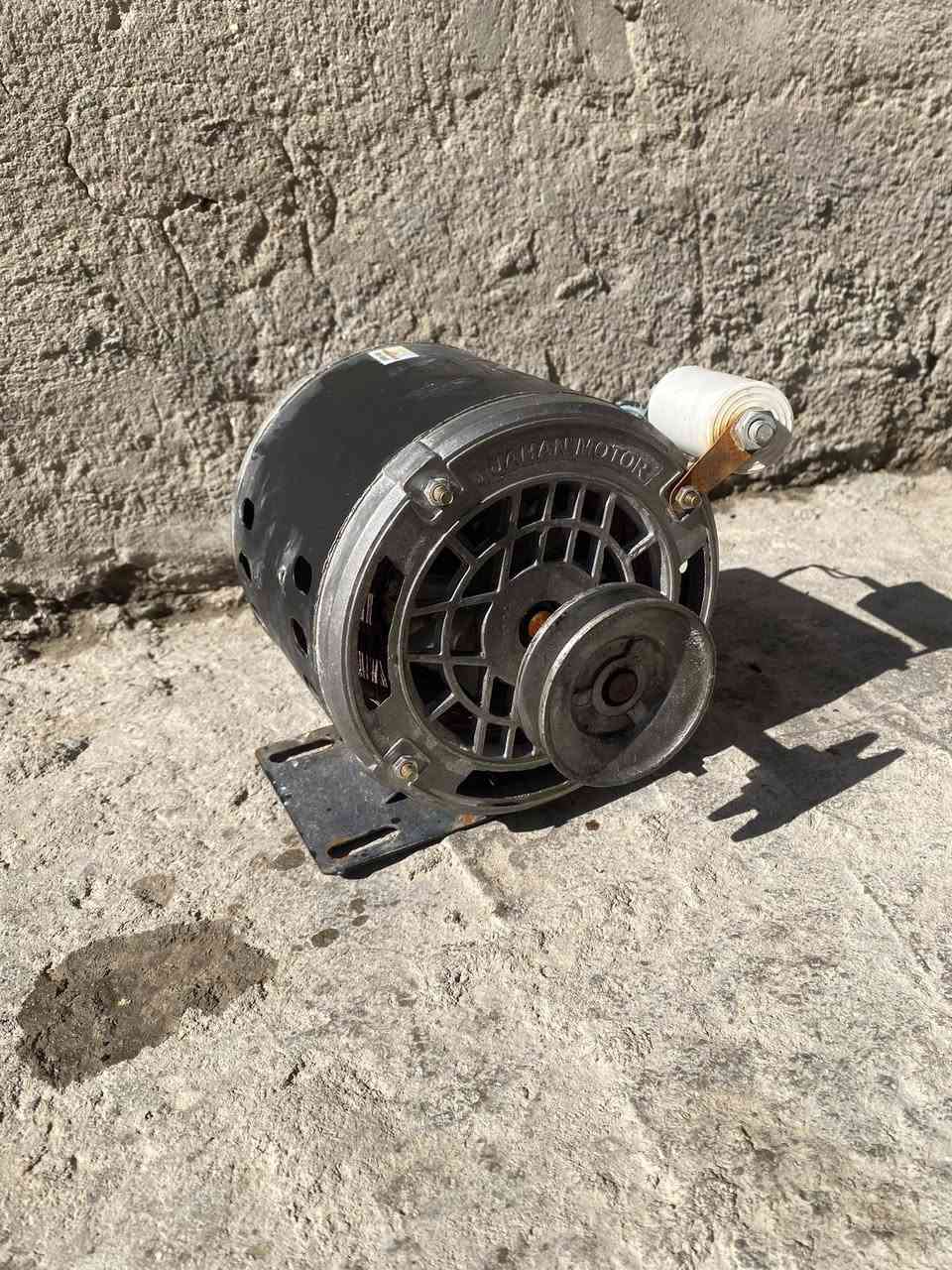 موطور مبرده اصلي للبيع  سعر30وبي مجال *********** مكاني حي الفرات
