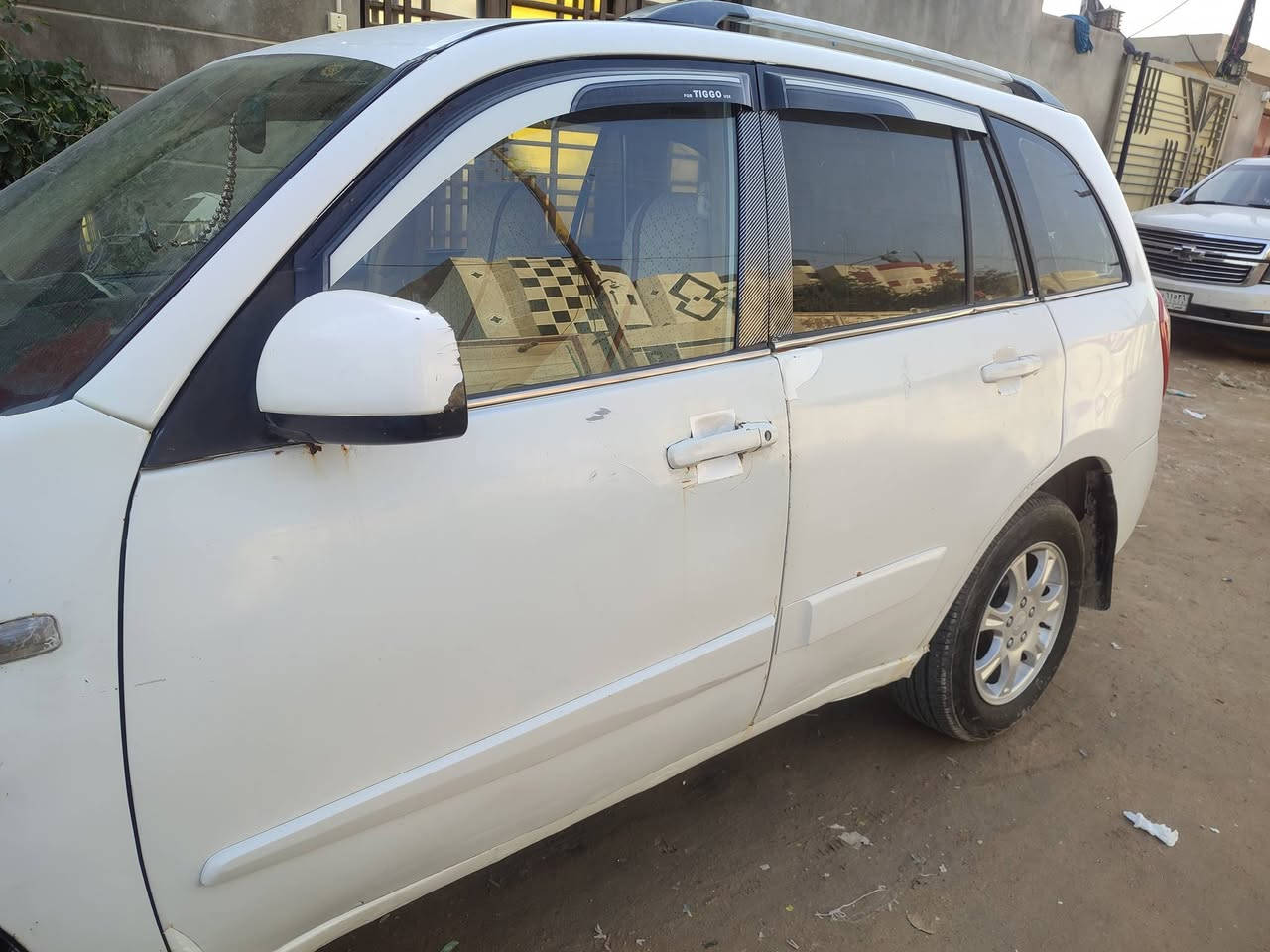 السلام عليكم تيكو للبيع موديل 2012شكل ال13 لون ابيض رقم بصره انكليزي سنويه لل28 مكينتها حلوه بس كيرها مبوش  ابيع على عطلها مكانها البصره الزبير صاحبها يريد تحويل تلفون *********** السعر 35وبيها مجال وإذا اكو مراوس
