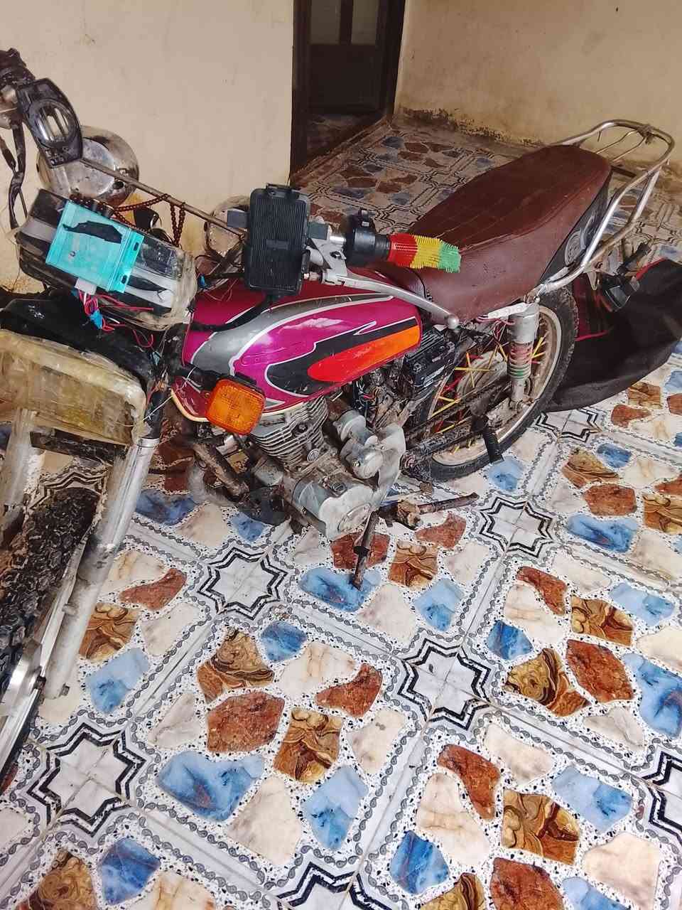 السلام عليكم دراجه للبيع المكان ديالى الخالص السعر 250بي مجال
***********
