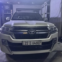 لاندكروز ٢٠٢١ مكفوله ماشيه ٨٠ الف رايده ٥٧٠$ وبيها مجال 07702754600