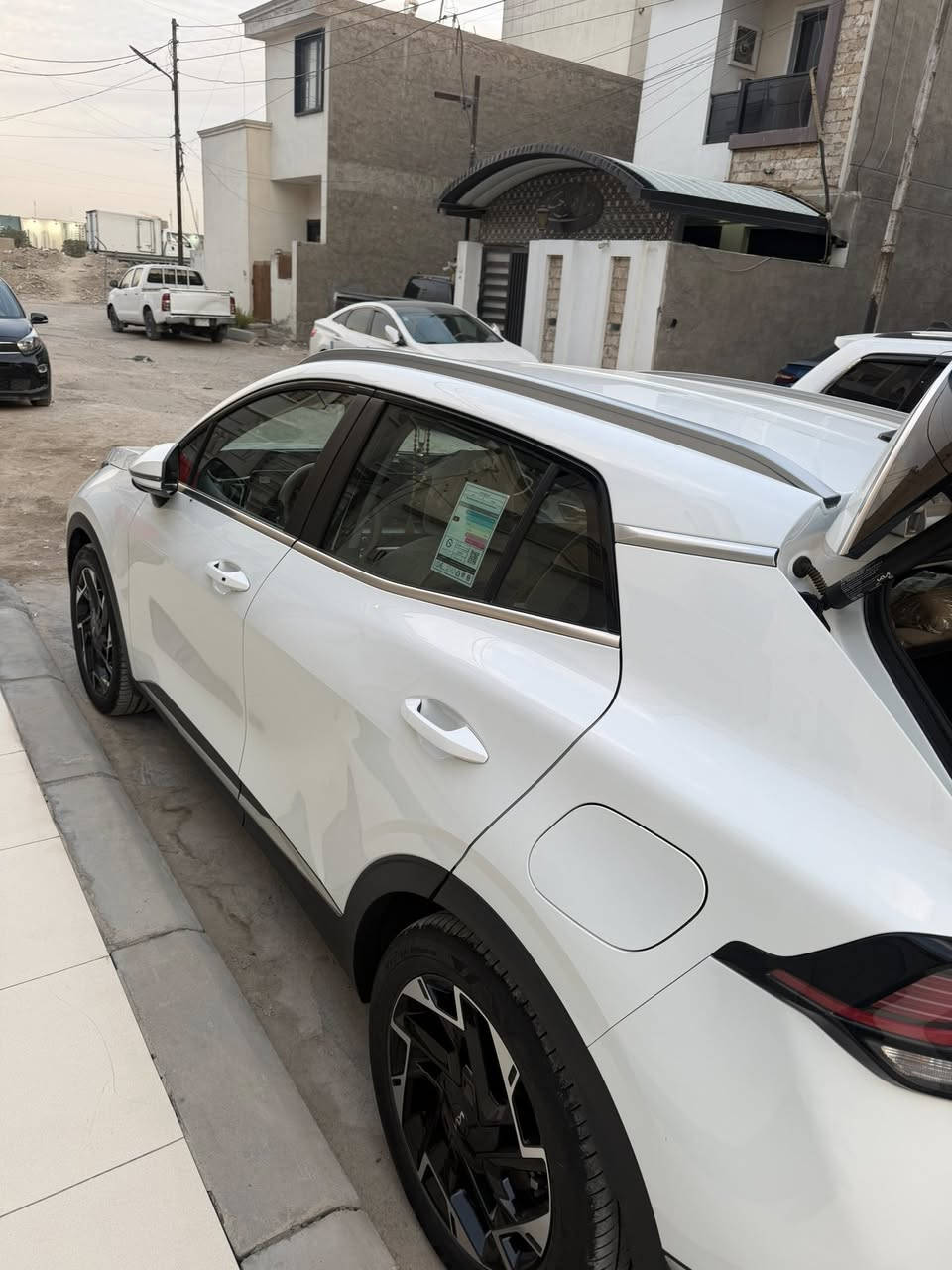 السلام عليكم سبورتج ڤول قمارة حديد
2025  خليجي ضمان كيا نم 5 سنوات او 100 الف رقم بغداد الجديد بأسمي مكفولة من الصبغ والتبديل  فقط طخة بسيطة بالباب خلف السائق موضحة على وضعها
ماشية 15000
فول مواصفات
دفع رباعيX4
بصمة + تشغيل عن بعد
بانوراما +  الأنارة الداخلية LED
كراسي الأمامية كهرباء + صندوق كهرباء
مقاعد الأمامية تدفئة+ مقود تدفئة
 شاشة كبيرة +كامرة خلفية دوارة
داخل بيجي +شاحـن وايرلـس
مرآة اوتو دم + حساس مطر
تبريد شاشة مناخين منفصل 
حساس امامي + خلفي
مانع انزلاق + مانع انحدار
هند بريك بصمة+ أوتو هولد
قطعتين تبريد+ اربعة انظمة قيادة
انارة الأمامية LED + انارة خلفية LED
تحكم ستيرن جهتين + شفتات
اشاير بل مري والمري كهرباء
نقط عمياء 
محرك 2000+ شاشة اعطال
كت بيانو بلاك اسود لامع + ويل حجم 19
مكاني بغداد للاستفسار  ***********

♥️ الموديل🔥 2025 🔥
♥️🔥فول مواصفات قماره حديد🔥 
♥️ سعة المحرك 2.0L
♥️ مرتبط بناقل حركة أوتو 6 نمر
♥️ عدد AIR BAG 2 
♥️ حساسات أمامية و خلفيه 
♥️ لايت زينون + LED 
♥️ كشافات  اماميه زنون 
♥️ بك لايت LED
♥️ حجم الاطار ويل كاب كروم 19  
♥️ 4 دسك
♥️ ماسحة خلفية
♥️ اريل نفكيتر 
♥️ مفتاح التشغيل بصمة و تشغيل عن بعد 
♥️ فتح الصندوق كهرباء 
♥️ شاشة Apple Car play
♥️ كاميرا دوارة
♥️ الانارة الداخلية LED
♥️ حركة المقاعد الأمامية كهرباء
♥️ تدفئة المقاعد الأمامية 
♥️ تدفئة المقود
♥️ مثبت السرعة Cruise
♥️ المودات والأوامر الصوتية
♥️ أوضاع القيادة  Drive Mode 
♥️ حساسات ضغط اطارات 
♥️ مقود جلد حياكة 
♥️ شفتات ستيرن 
♥️تبريد بيانو شاشة
♥️قطعتين تبريد 
♥️ ا ABS 
♥️سايد بريك بصمه ا Auto Hold   أوتو هولد
♥️ نظام مانع الانزلاق
♥️ نظام نزول المنحدرات 
♥️ اشارة في المرايا الجانبية رادار 🔥
♥️ مخرج منفذ الطاقة ⚡
♥️شاحن هاتف Wireless
❤️نظام دفع رباعي X4
