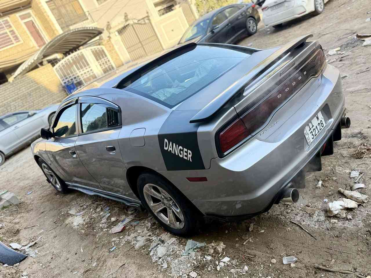 السلام عليكم او مراوس حسب قناعة
الاتصال*********** متوجد وتساب

جارجر 14 امريكي  رقم نكليزي بغداد سنويه جديده هزه حادثه جاملغ خلفي بدون دواخل سياره حداديه تخم تاير واكسن كارتون مكينه كير عصه كفاله  تبريد ثلج دواخل نضيفه بصمه تشغيل بصمه ابواب  شاشه صغيره كشنات كهربائى لايت زنون   سياره جديده كل نقص مابيه مال جناي مكان بغداد لستفسار تصل ودلل
