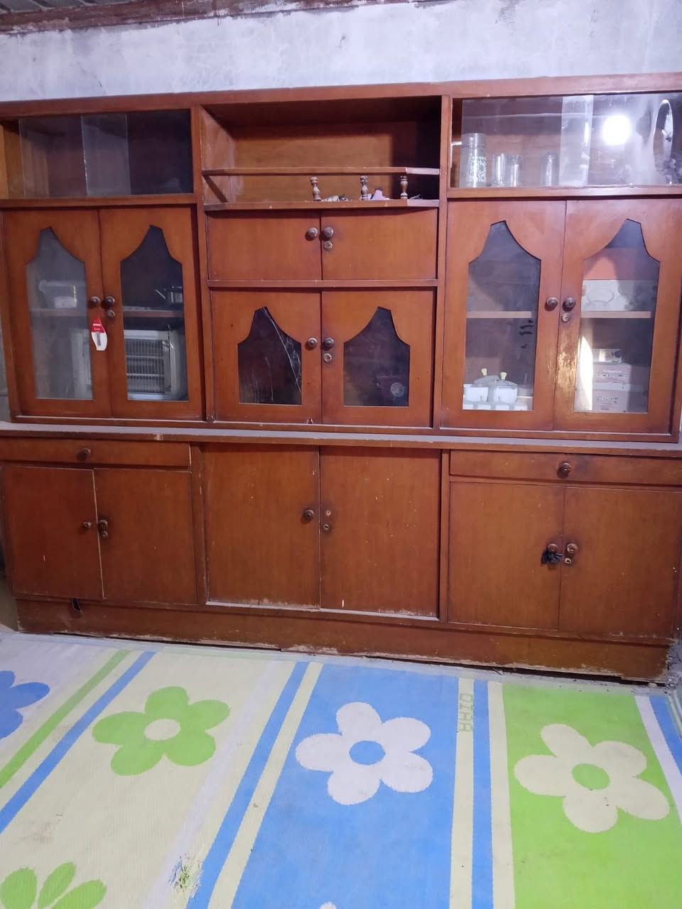 السلام عليكم غراض بيت للبيع نضيفات حيل مكاني حله شارع الحسينيه ***********
