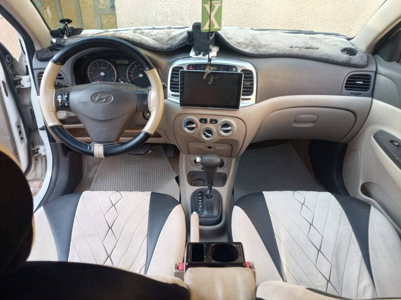 السلام عليكم
اكسنت ٢٠٠٩ رقم بغداد انكليزي بسمنه سياره جاهزه من كلشي تخم تاير صدر كهربائيات كلها شغاله السعر ٨٠ بيها مجال بسيط
مكاني بغداد
***********
