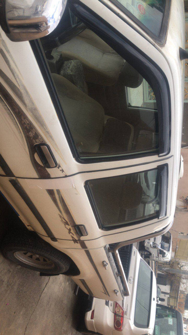 بەناوی خودای گەورە و میهرەبان 
ادمیرال ٢٠٠٦مەنفسیت ئەسلی بەخ هەموو شتی تازە گۆراوە بەرەدەرگا ناو جوان باتری نووی لایتەکانی کاسکیتی تازەگۆراوە هەمووی نووی بی دعیم شوین هەولیر 
***********
