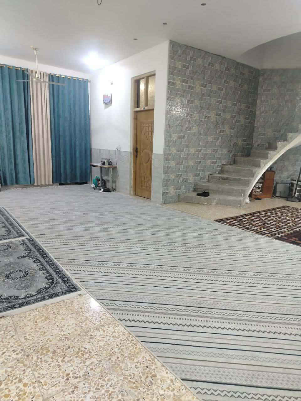 بيت طابو زراعي سند 25 ملحق حي الحوراء الزراعي مساحه 485م بناء حديث ويحتوي على 2 غرف النوم وصاله ومطبخ وهول واستقبال وصحيات داخل وخارج وخدمات كامله للاستفسار ***********
