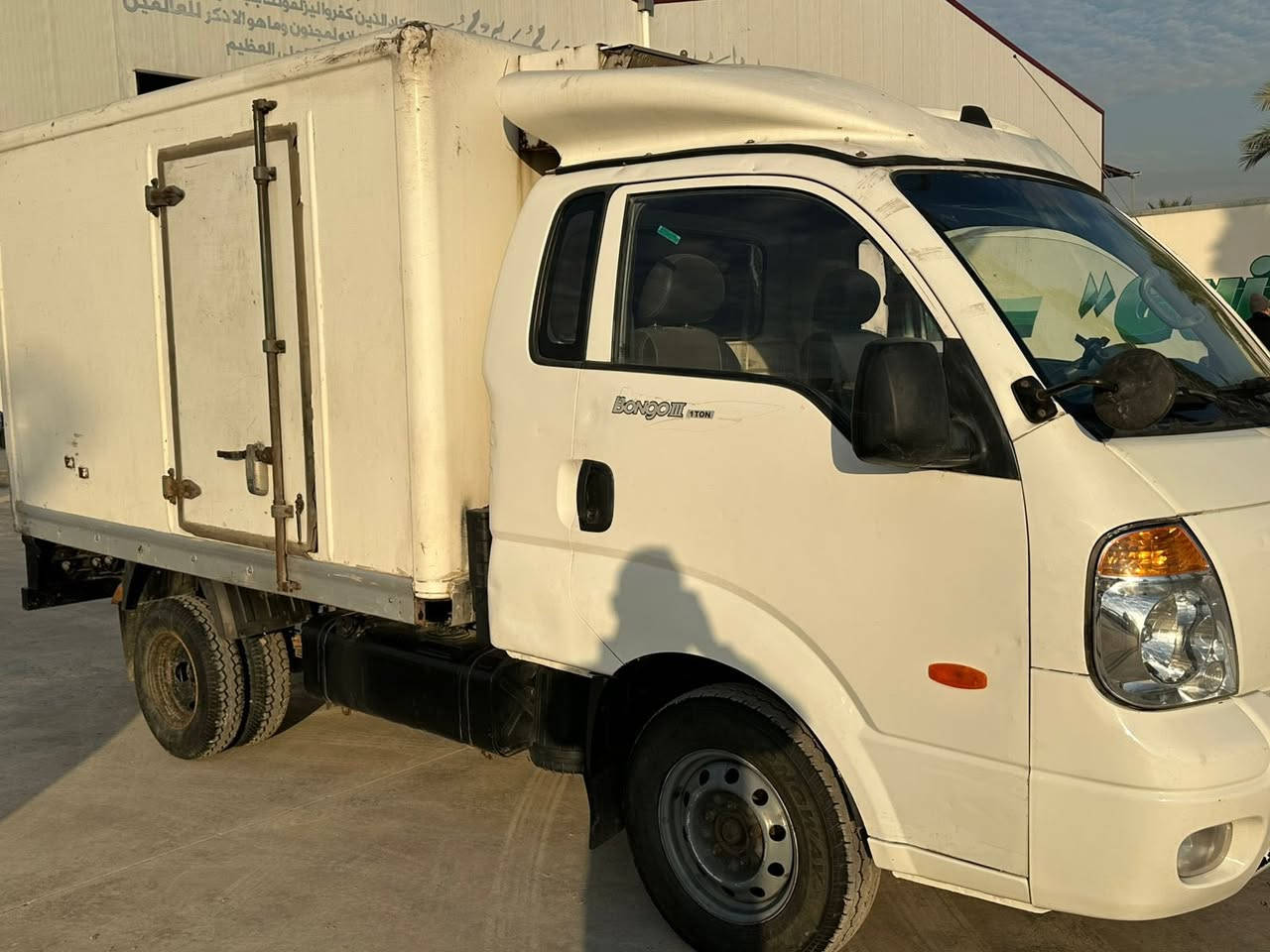 السلام عليكم 
كيا بنجو براد موديل 2008
3000  كرنفال
محور بم ونوزل كامل  
السياره نضيفه وكلشي بيهة شغال
كير ومحرك و حداديه وبراد جاهزه 100% 
رقم بغداد تحويل
سعرها 10,500 $  وبيهة مجال بسيط للشراي  
تواجد السياره يغداد - الغزاليه
للاستفسار الاتصال ***********
