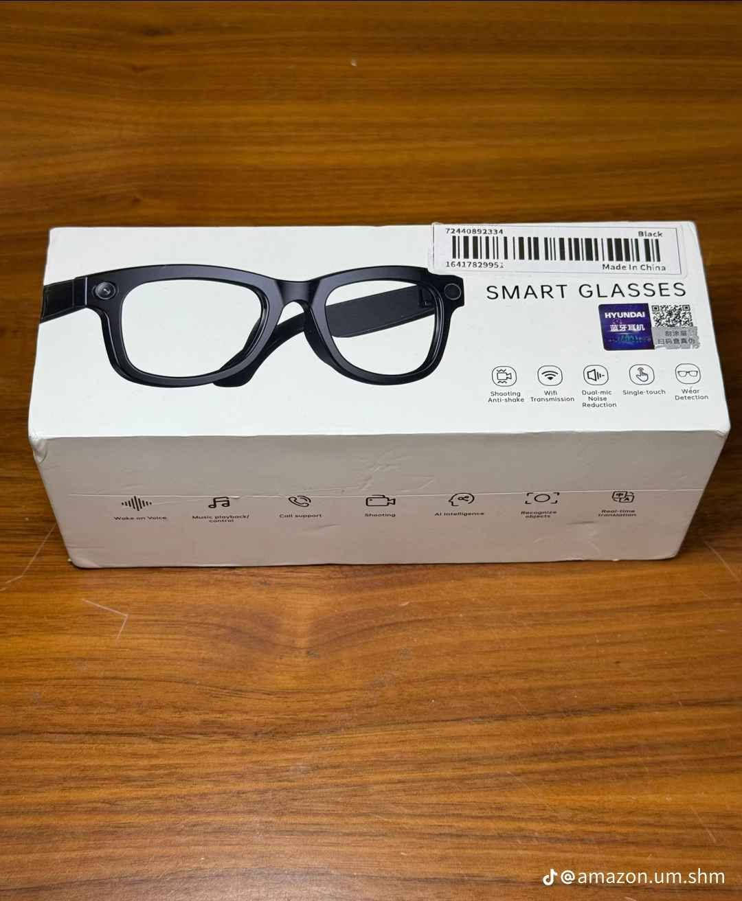النظارات الذكية (Smart Glasses)** المتطورة! إذا كنت تبحث عن الأناقة والذكاء الاصطناعي في منتج واحد، فهذه النظارة هي خيارك المثالي اليومي.
**لماذا هذه النظارة الذكية مميزة؟** 👇
 * 📸 **تصوير احترافي وثابت:** تدعم نظام تصوير ومقاطع فيديو مضاد للاهتزاز (Anti-shake) لتوثيق لحظاتك بدقة.
 * 🧠 **ذكاء اصطناعي متكامل:** ميزة التعرف على الأشياء (Recognize objects) والترجمة الفورية الذكية (Real-time translation).
 * 📞 **مكالمات وموسيقى واضحة:** تدعم تشغيل الصوتيات وإجراء المكالمات مع ميكروفون مزدوج وعازل متطور للضوضاء (Dual-mic Noise Reduction).
 * 🗣️ **التحكم الصوتي واللمس:** يمكنك تشغيلها عبر الأوامر الصوتية (Wake on Voice) أو بلمسة واحدة مريحة (Single-touch).
 * 📡 **اتصال سريع:** نقل البيانات والفيديوهات بسهولة فائقة عبر الواي فاي (Wifi Transmission).
 * 🔋 **مستشعر ذكي للارتداء:** تتعرف النظارة تلقائياً عند ارتدائها أو خلعها لتوفير الطاقة.
💼 **التصميم:** أنيق، عصري باللون الأسود الملكي، ومريح جداً للعينين للاستخدام الطويل.
💰 **السعر:** [85 الف ]
🚚 **توصيل مجاني  متوفر لجميع مناطق النجف الاشرف 
للطلب أو الاستفسار، تواصل معنا مباشرة عبر **رسائل الصفحة** أو من خلال الواتساب على الرقم: [***********] 📲 النجف, العراق
